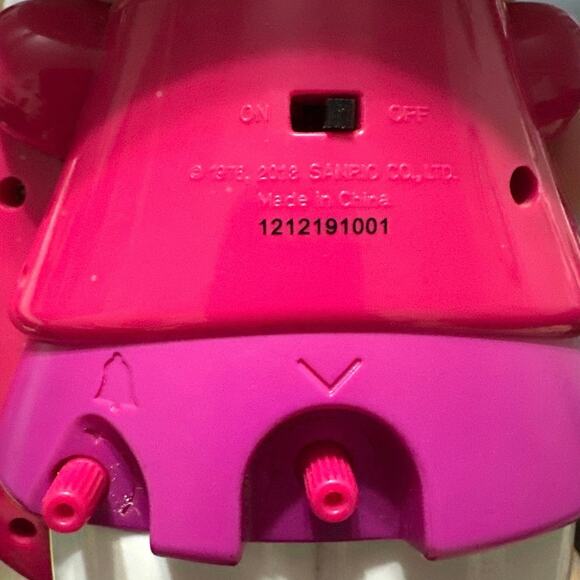 Hello Kitty  battery oper clock Pink dress,bow & shoes pink poodle on clock test - Picture 6 of 6